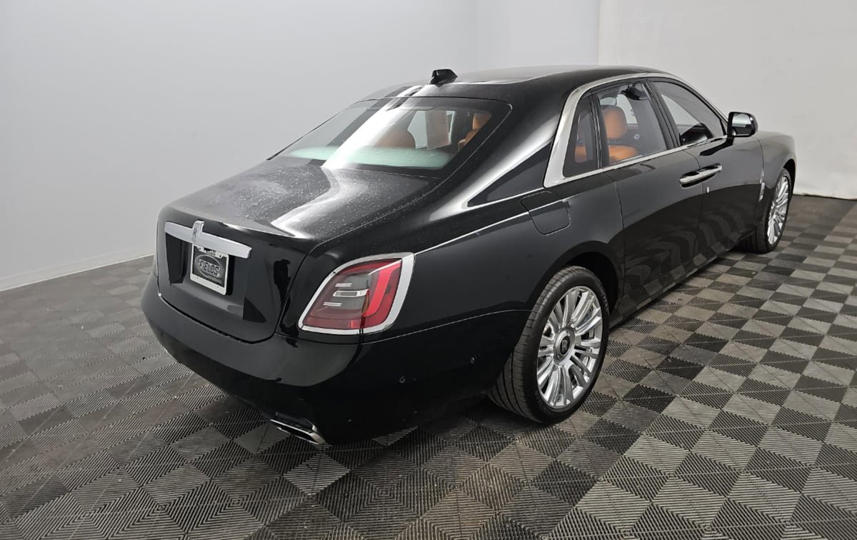 Used 2023 Rolls-Royce Ghost AWD/4WD image 3