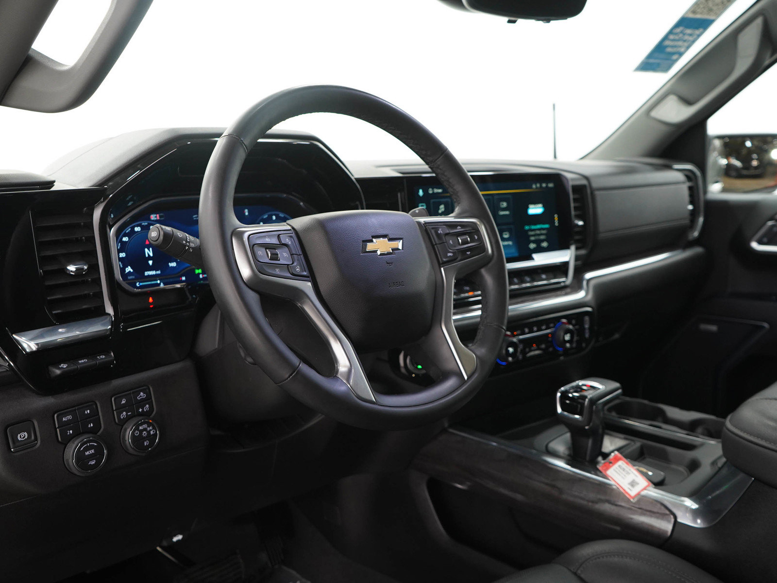 Used 2025 Chevrolet Silverado 1500 LTZ w/ LTZ Premium Package AWD/4WD image 26