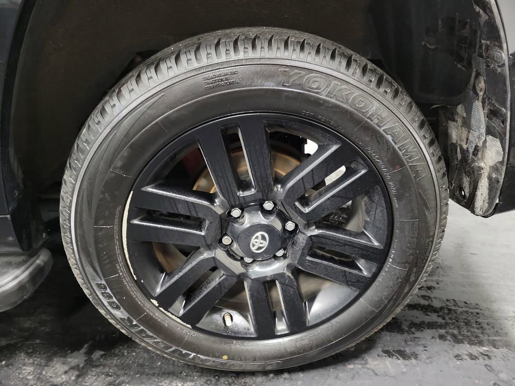 Used 2019 Toyota 4Runner Limited image 10