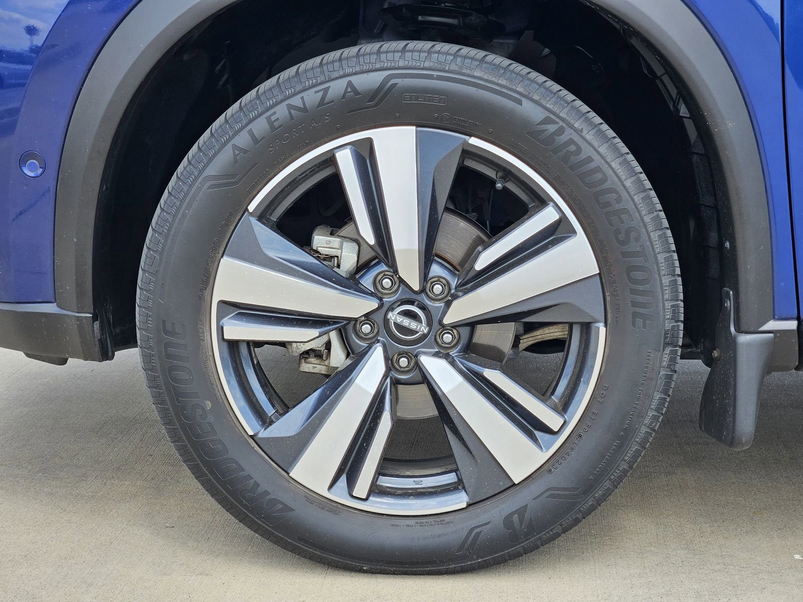 Used 2023 Nissan Rogue Platinum w/ Platinum Premium Package FWD image 12