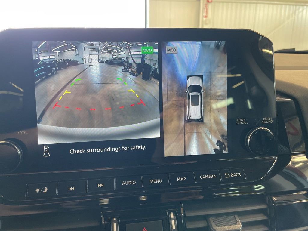 Used 2023 Nissan Pathfinder SL AWD/4WD image 12