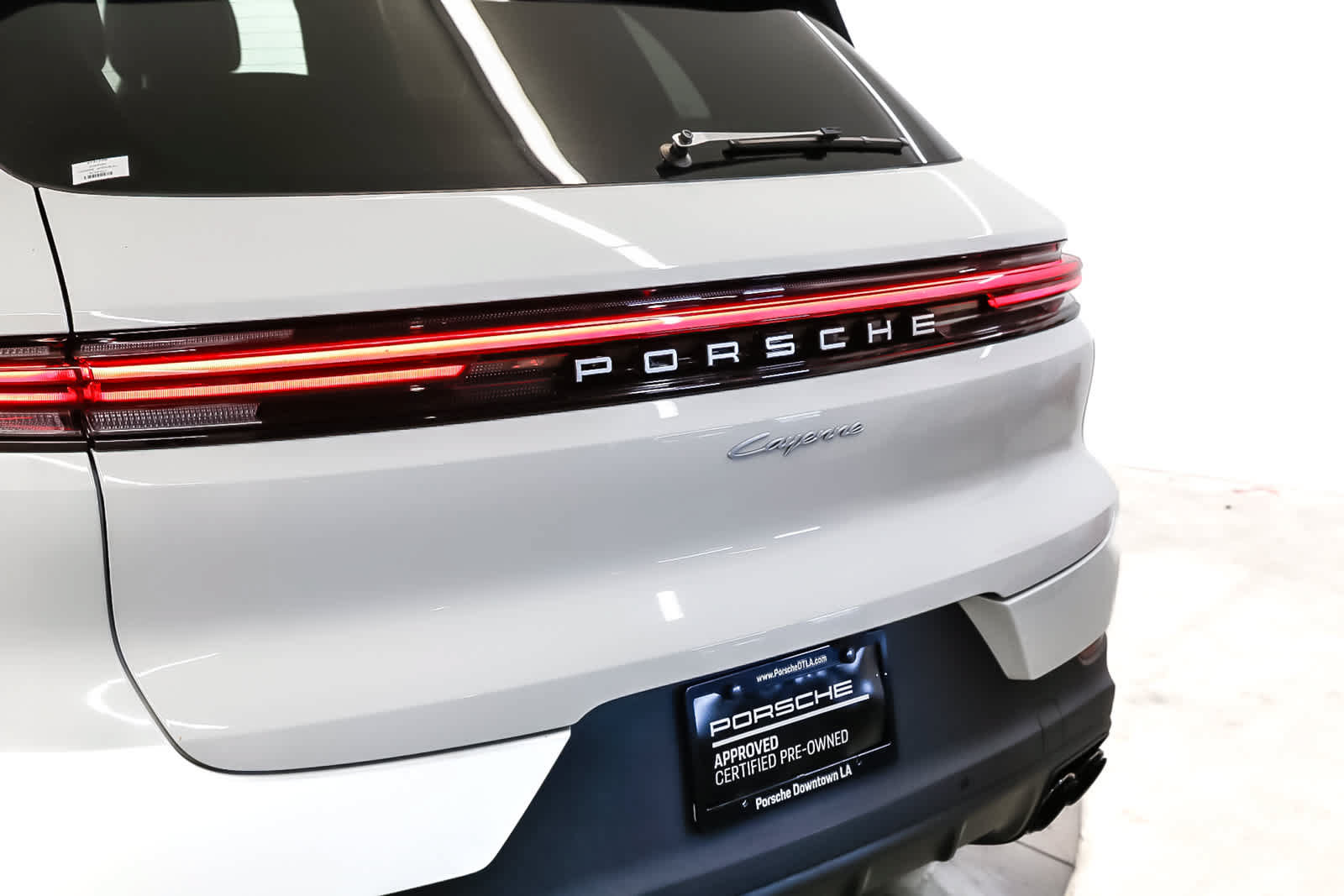 Certified 2024 Porsche Cayenne AWD/4WD image 12