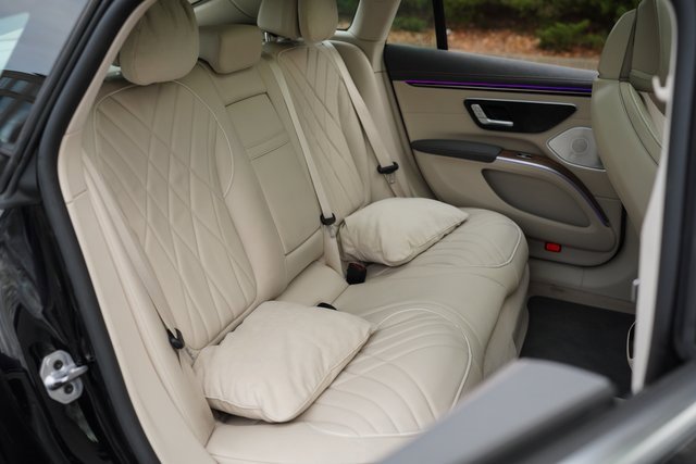 Used 2022 Mercedes-Benz EQS 580 4MATIC Sedan image 25