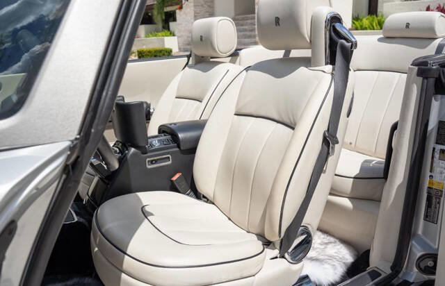 Used 2014 Rolls-Royce Phantom Drophead Coupe image 67