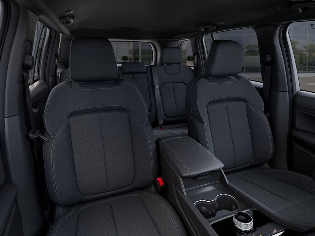 New 2025 Jeep Grand Cherokee Laredo AWD/4WD image 16