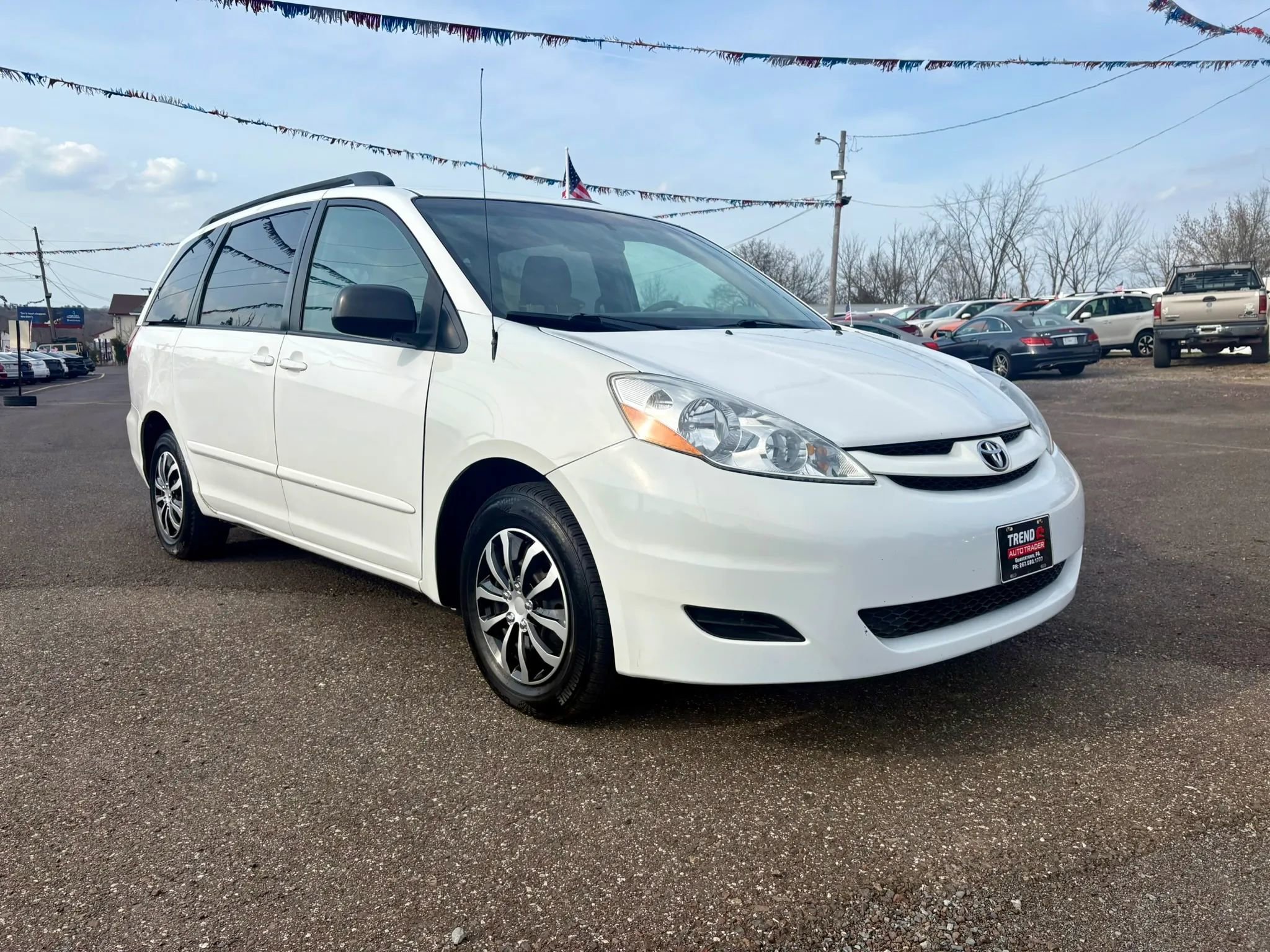 Used 2009 Toyota Sienna LE image 7