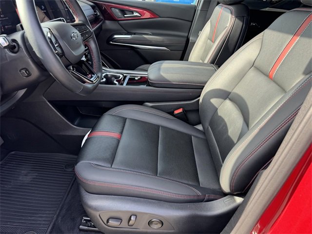Certified 2025 Chevrolet Traverse RS image 11