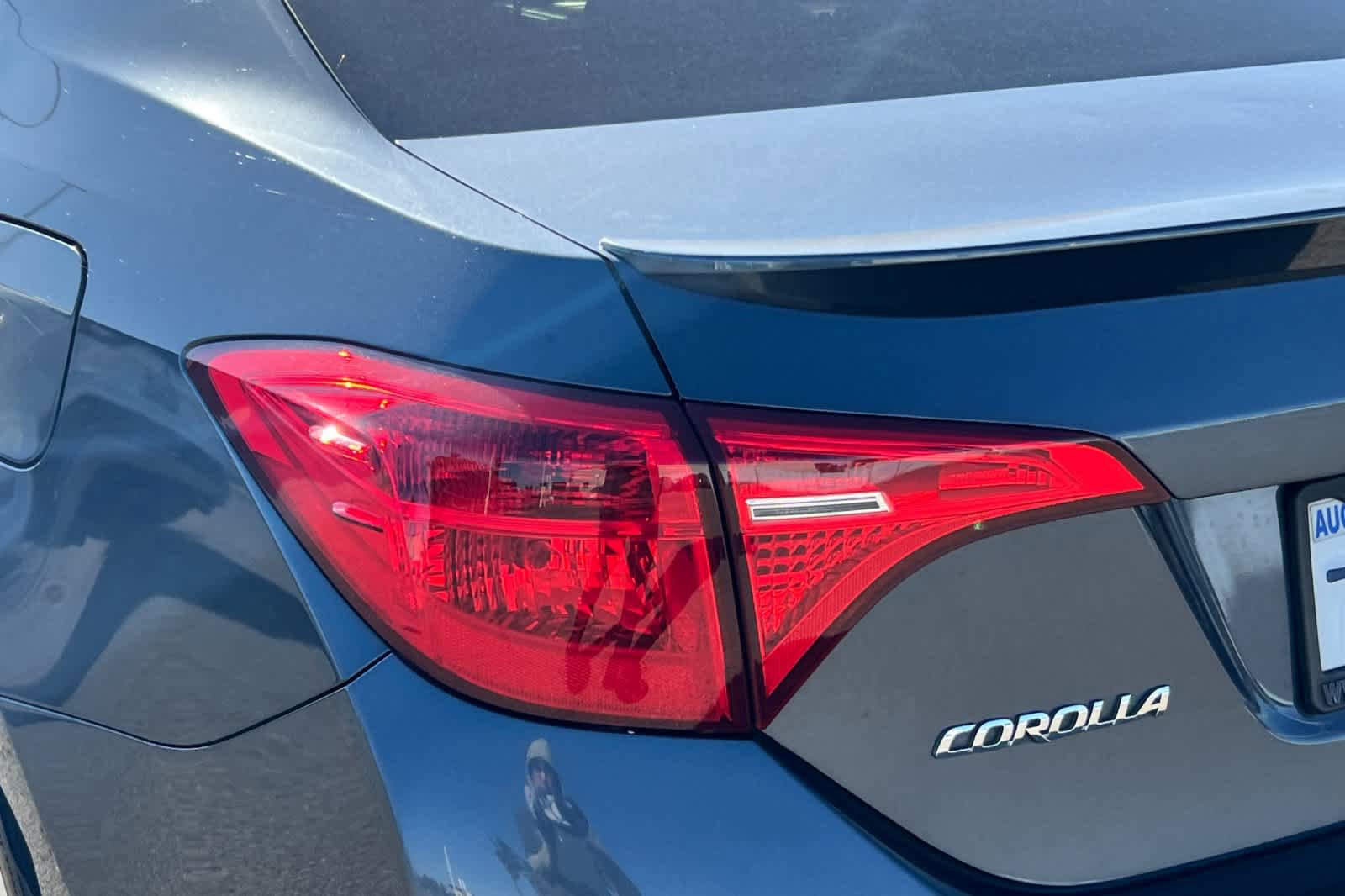Used 2017 Toyota Corolla SE w/ SE Premium Package FWD image 20