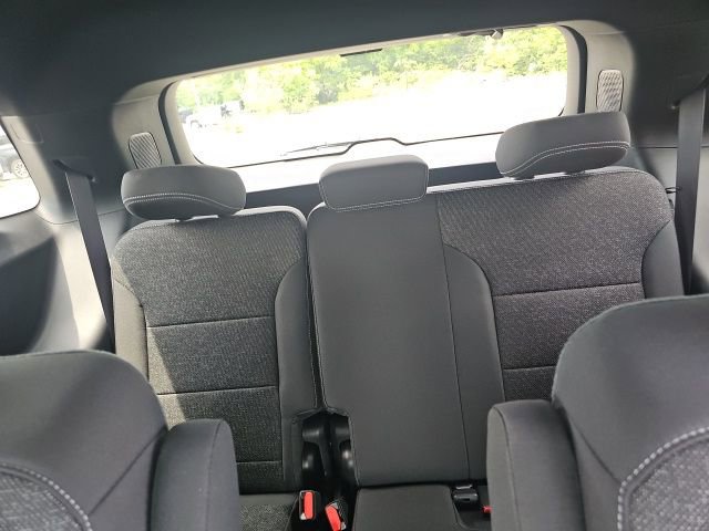 New 2026 Chevrolet Traverse LT w/ Driver Confidence Package image 29