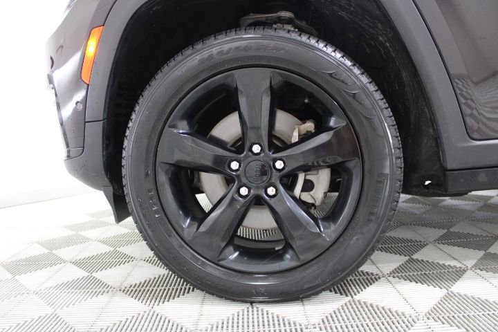 Used 2023 Jeep Grand Cherokee L Limited w/ Luxury Tech Group II AWD/4WD image 49