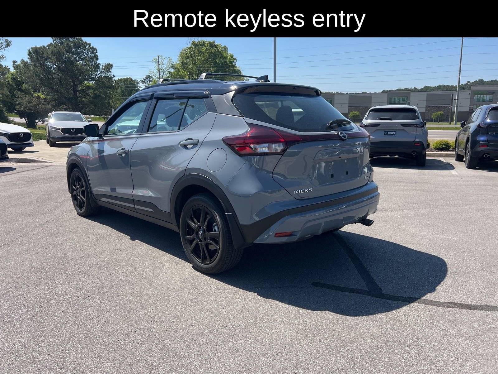 Used 2023 Nissan Kicks SR w/ Exterior Package image 5