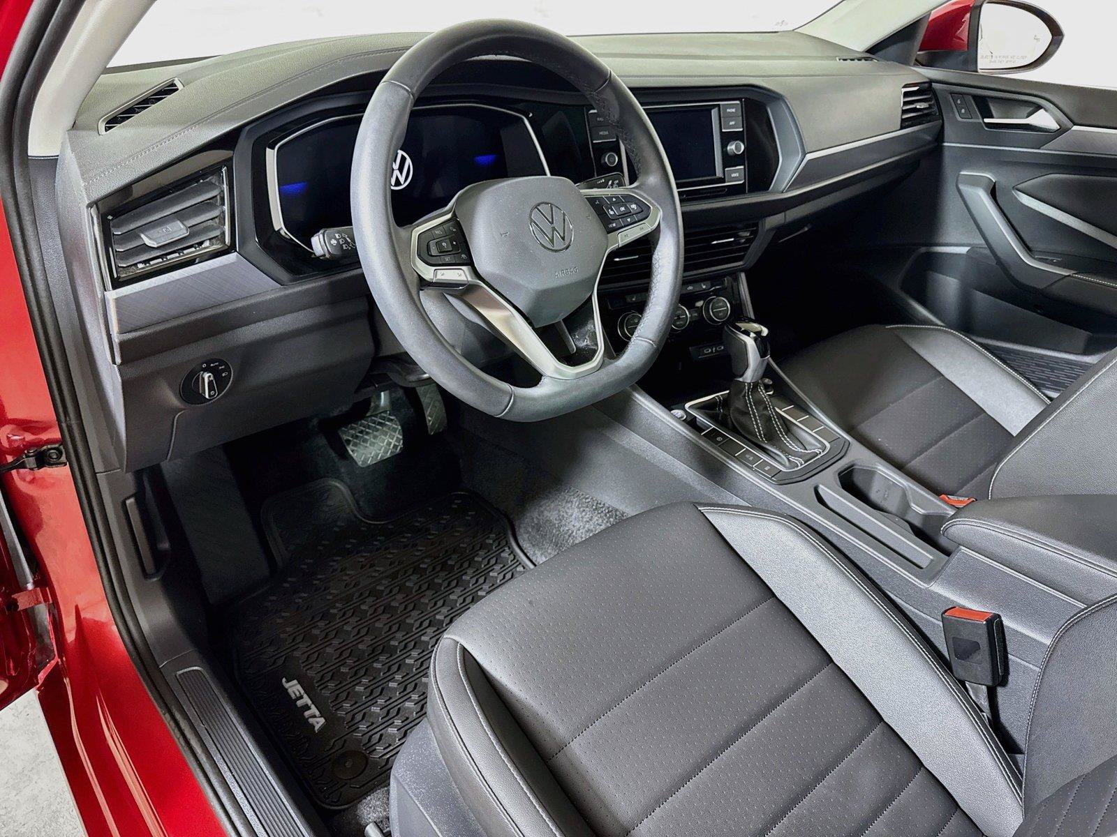 Used 2024 Volkswagen Jetta SE FWD image 7