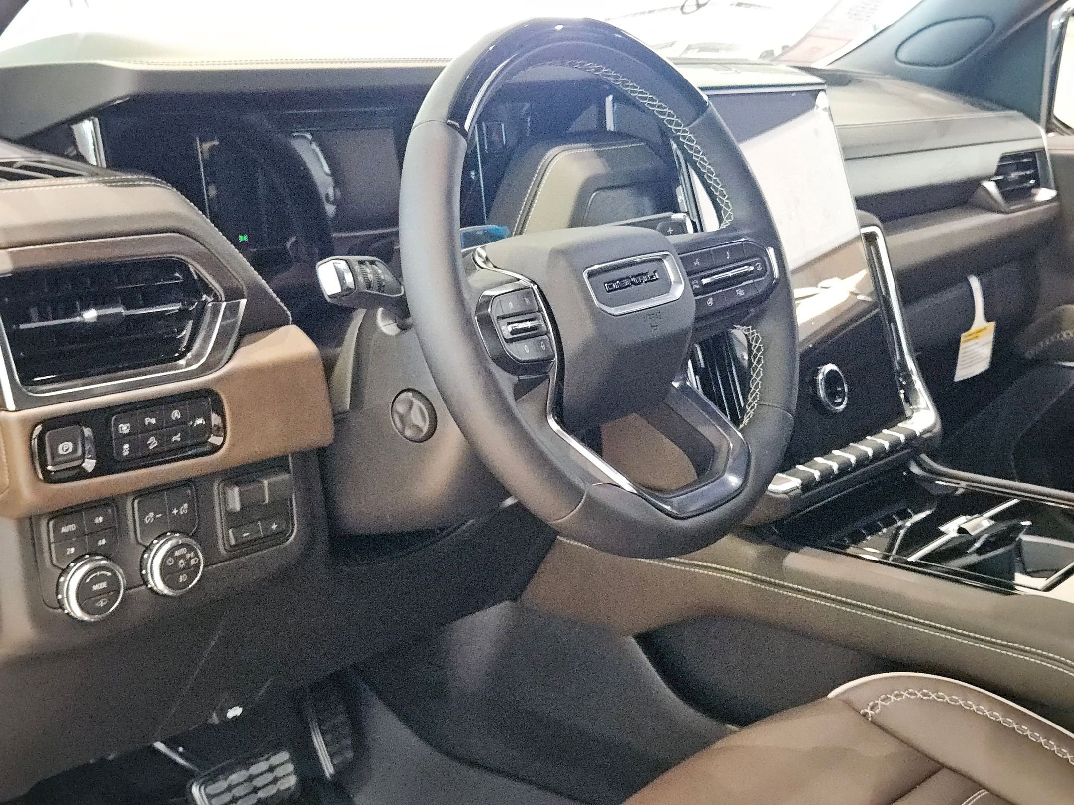 New 2026 GMC Yukon Denali Ultimate w/ LPO, Floor Liner Package image 10