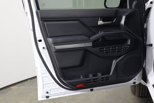 Used 2025 Toyota Tacoma TRD Sport AWD/4WD image 19