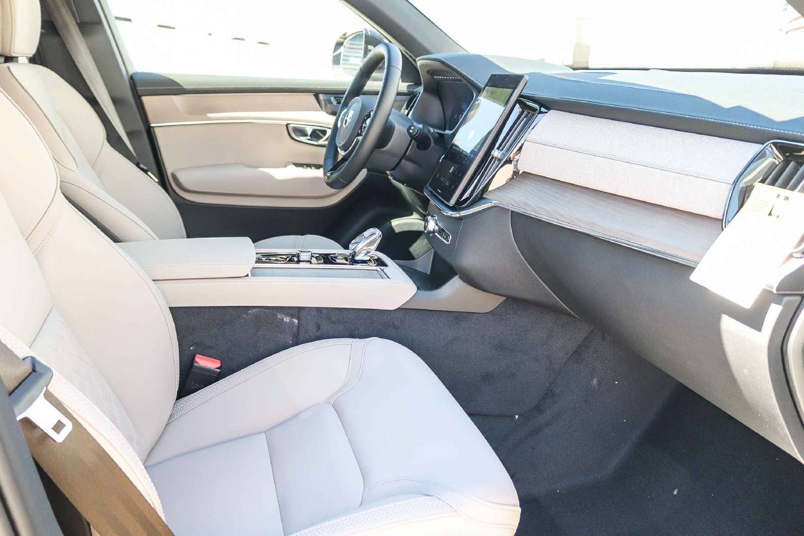 New 2027 Volvo XC90 B6 Plus AWD/4WD image 16