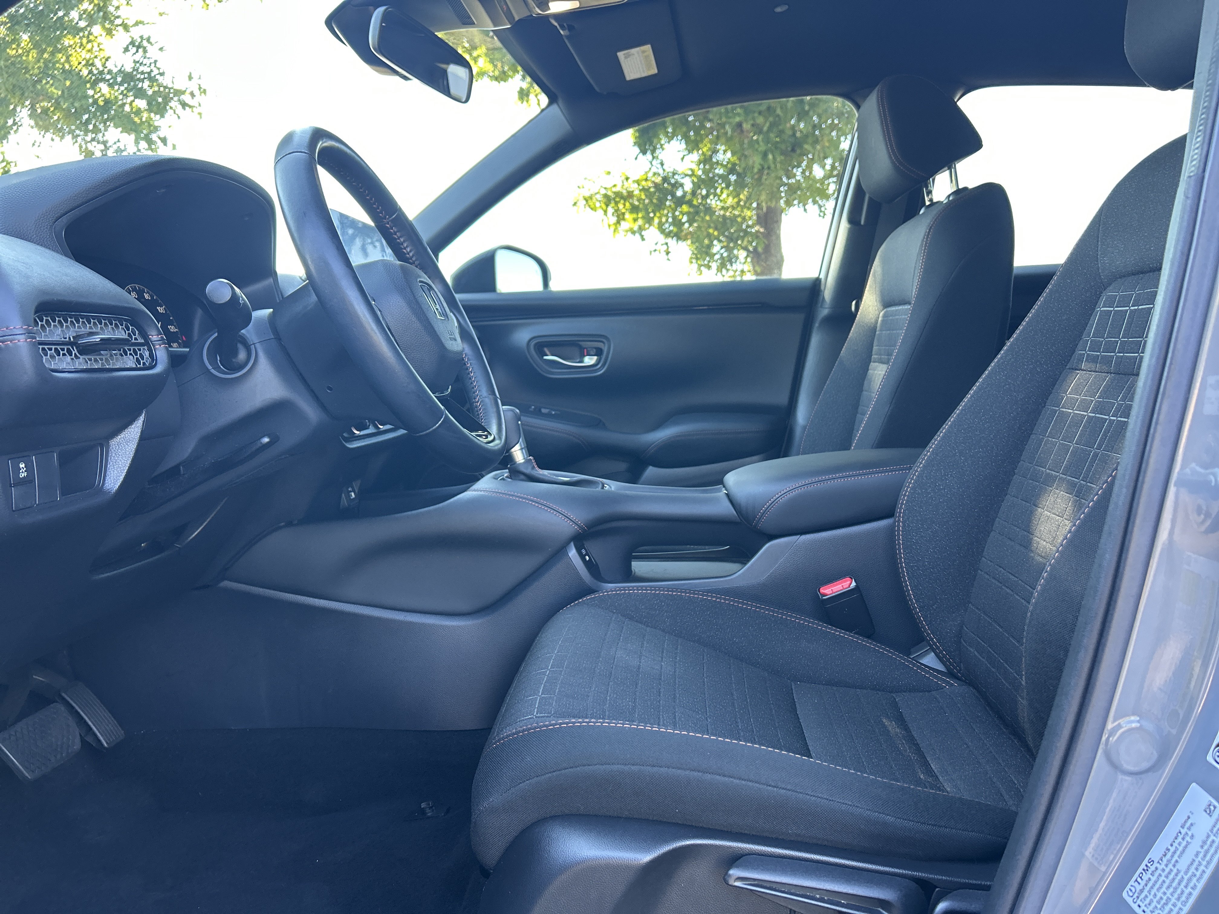 Certified 2025 Honda HR-V Sport image 24