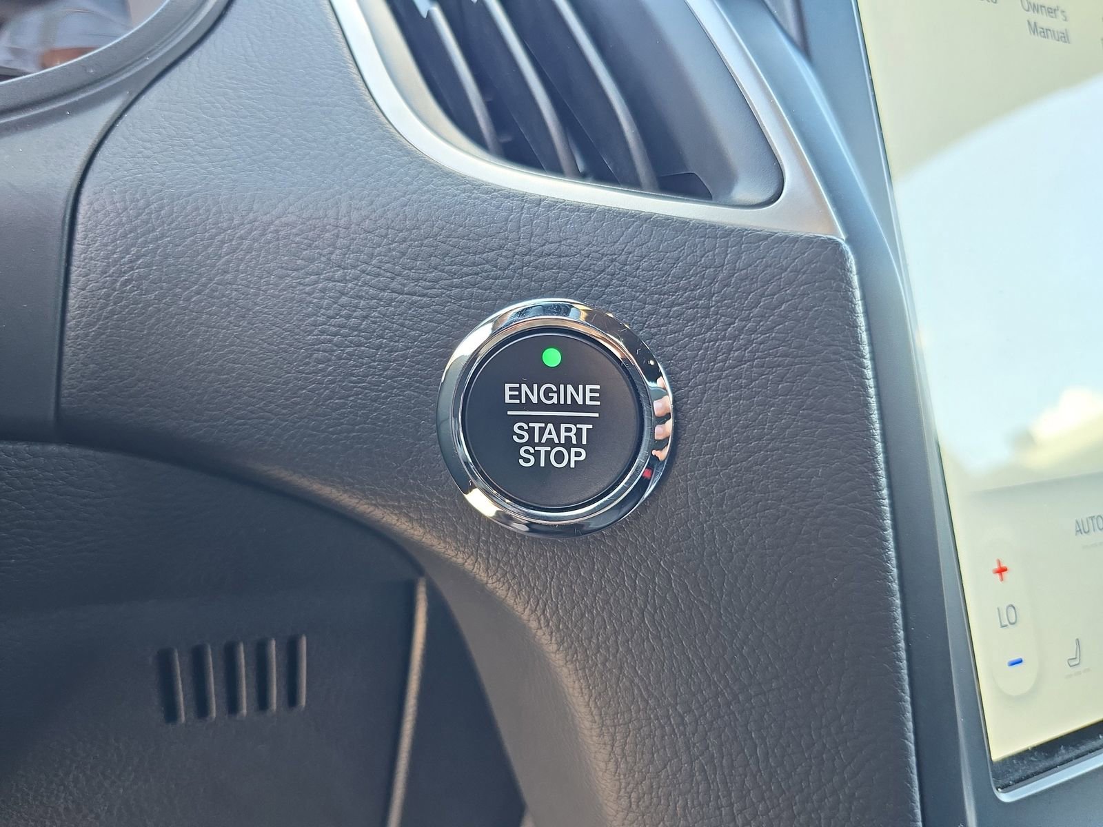 Used 2024 Ford Edge ST-Line AWD/4WD image 25