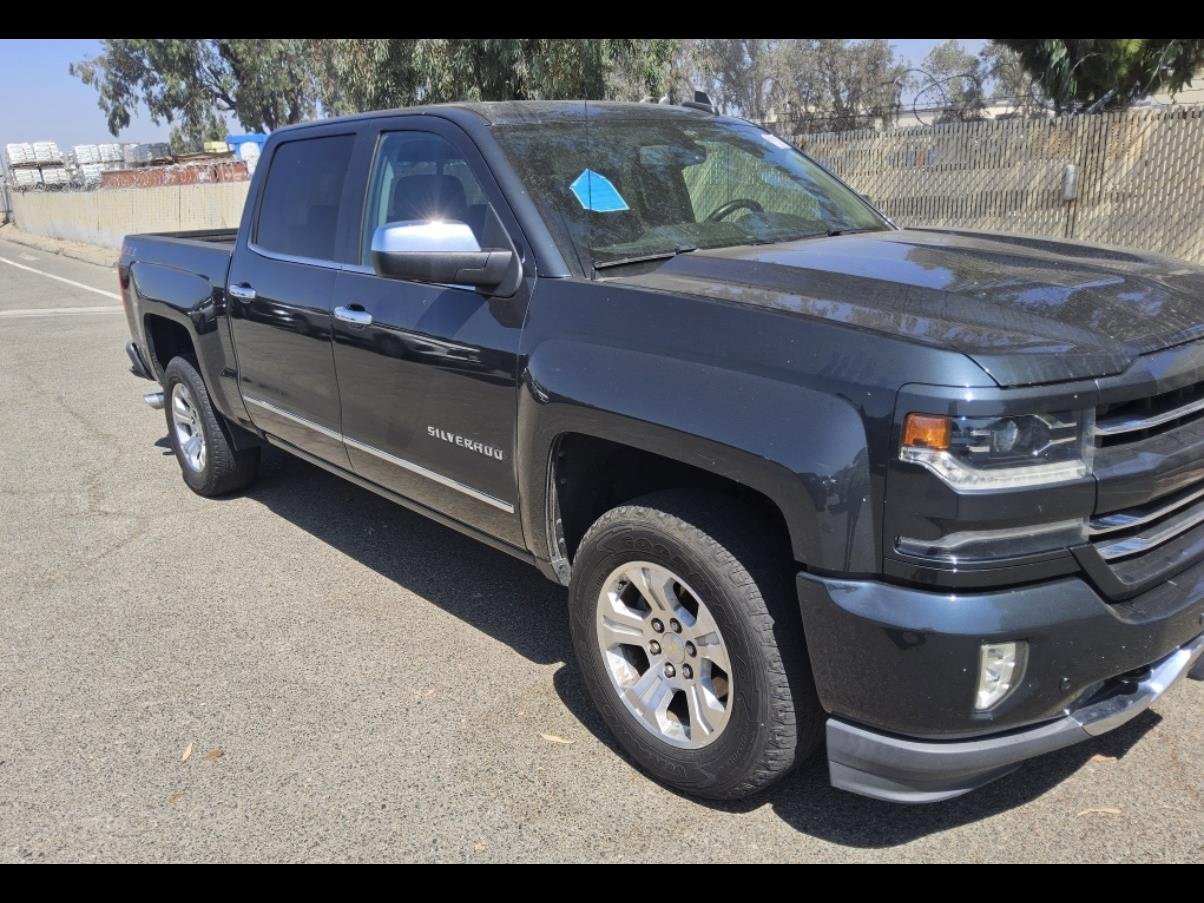 Used 2018 Chevrolet Silverado 1500 LTZ Z71 w/ LTZ Plus Package AWD/4WD image 13