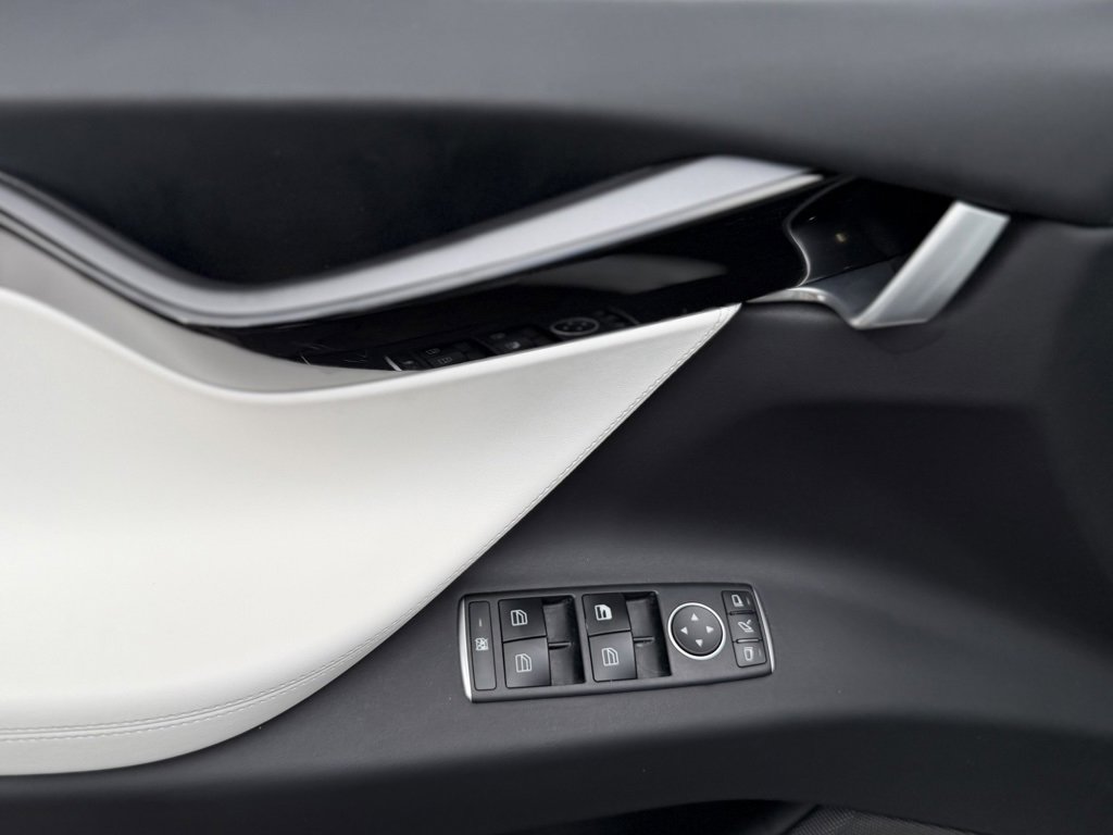 Used 2020 Tesla Model X Long Range image 28
