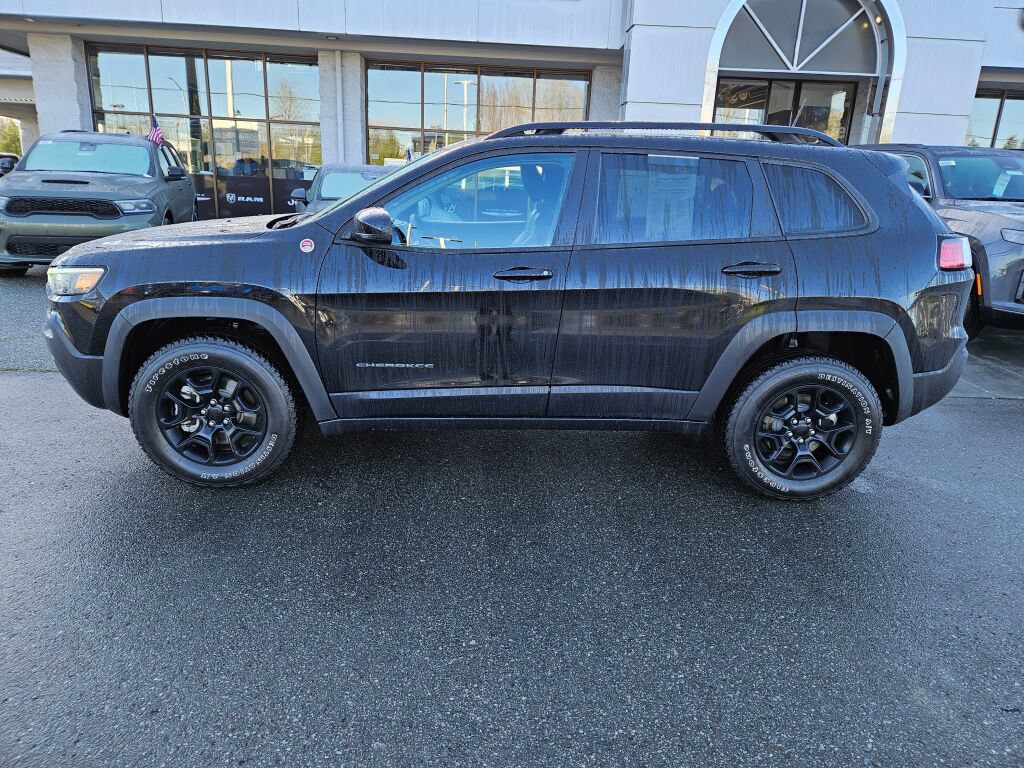 Used 2022 Jeep Cherokee Trailhawk w/ Trailer Tow Group AWD/4WD image 2