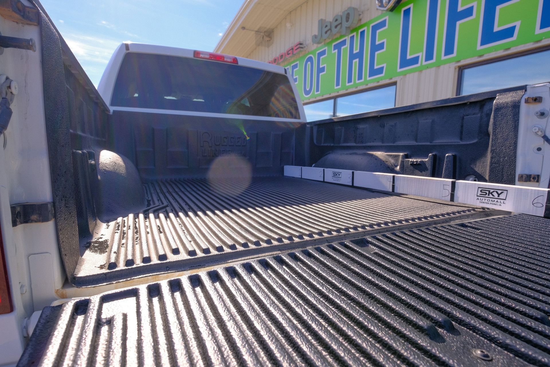 Used 2023 RAM 1500 Classic SLT w/ Electronics Group image 27