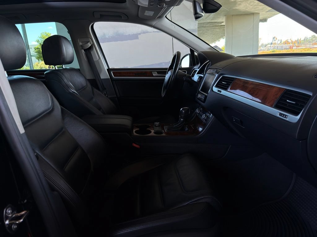 Used 2014 Volkswagen Touareg VR6 AWD/4WD image 23