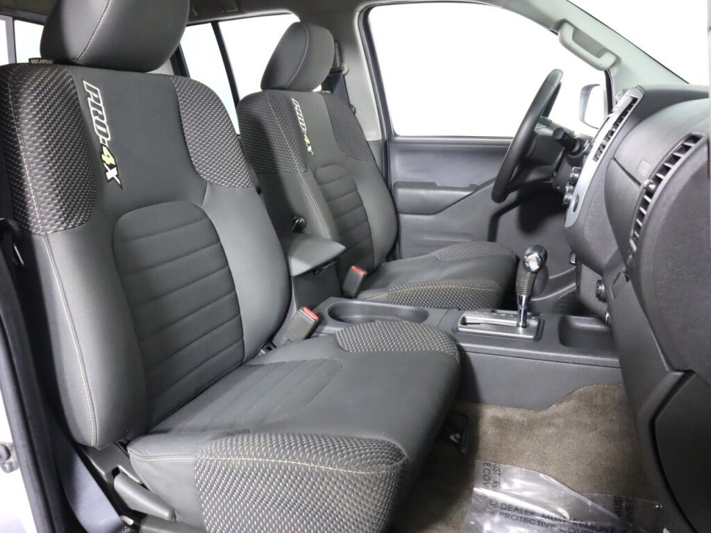 Used 2016 Nissan Frontier PRO-4X image 36
