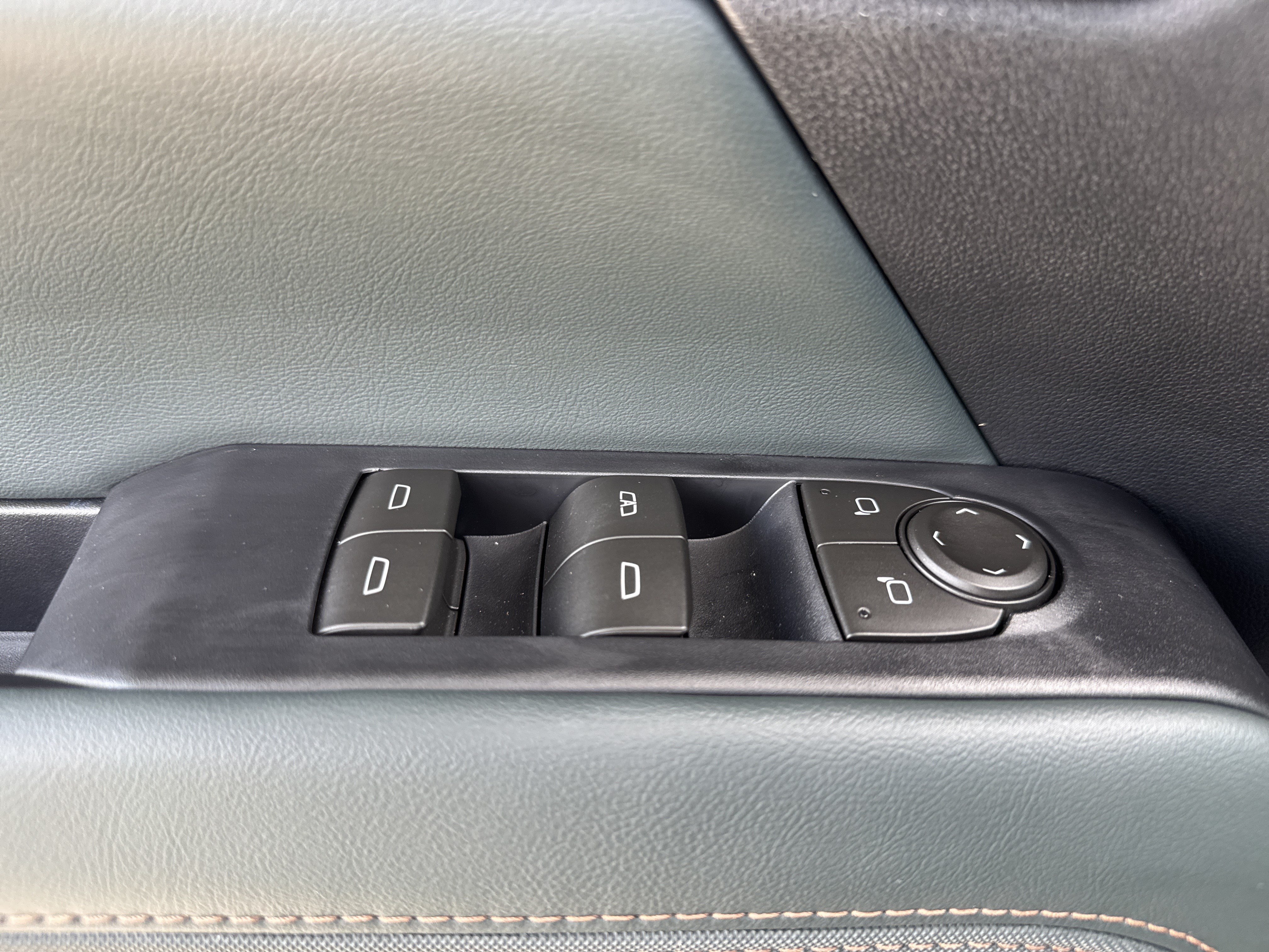 New 2026 GMC Terrain AT4 w/ Convenience Package III AWD/4WD image 15