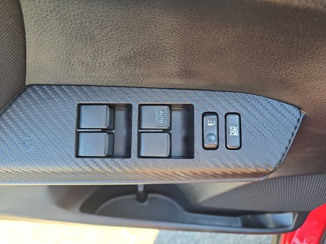 Used 2013 Toyota RAV4 XLE FWD image 33