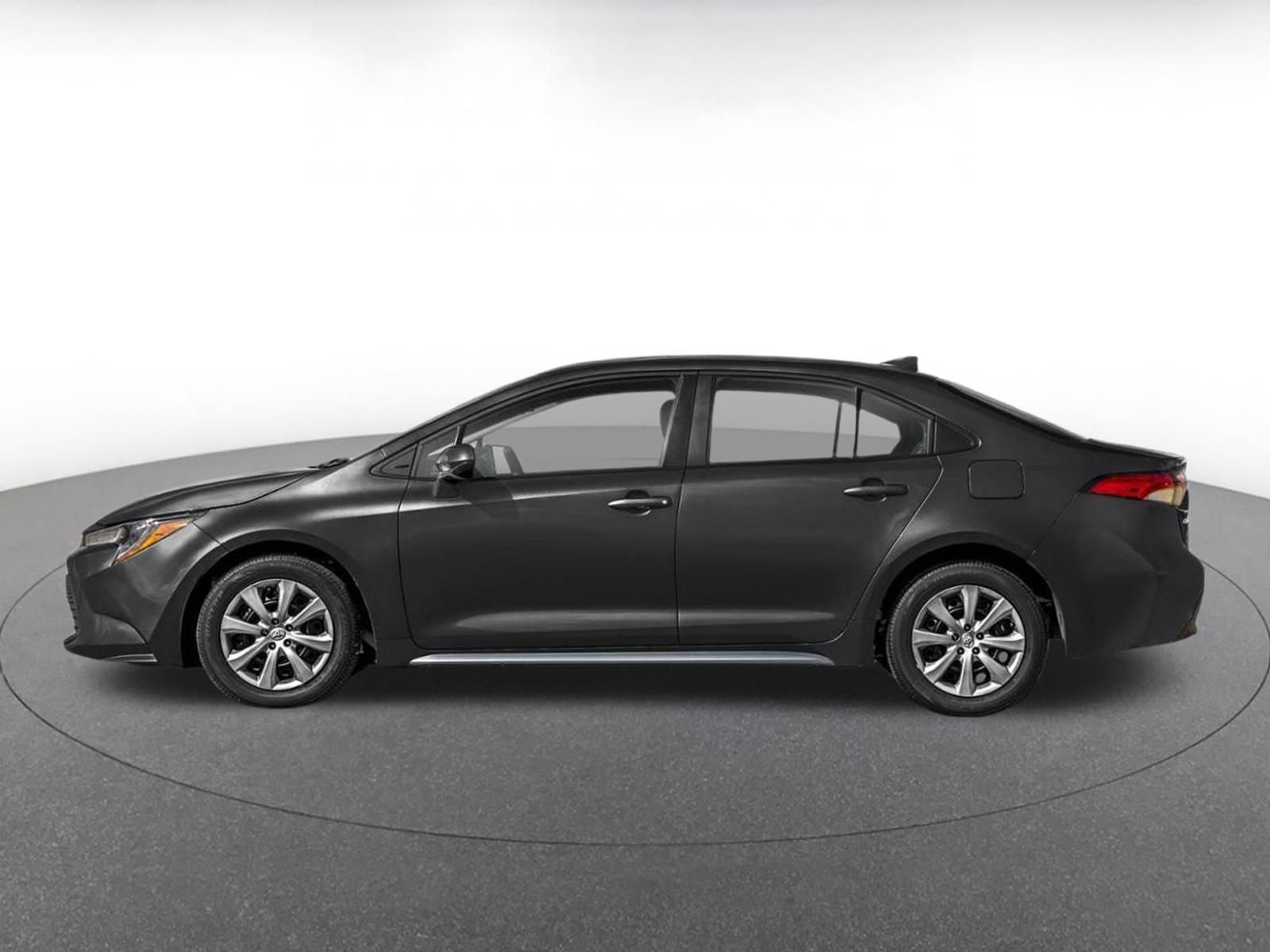 Used 2025 Toyota Corolla LE FWD image 3