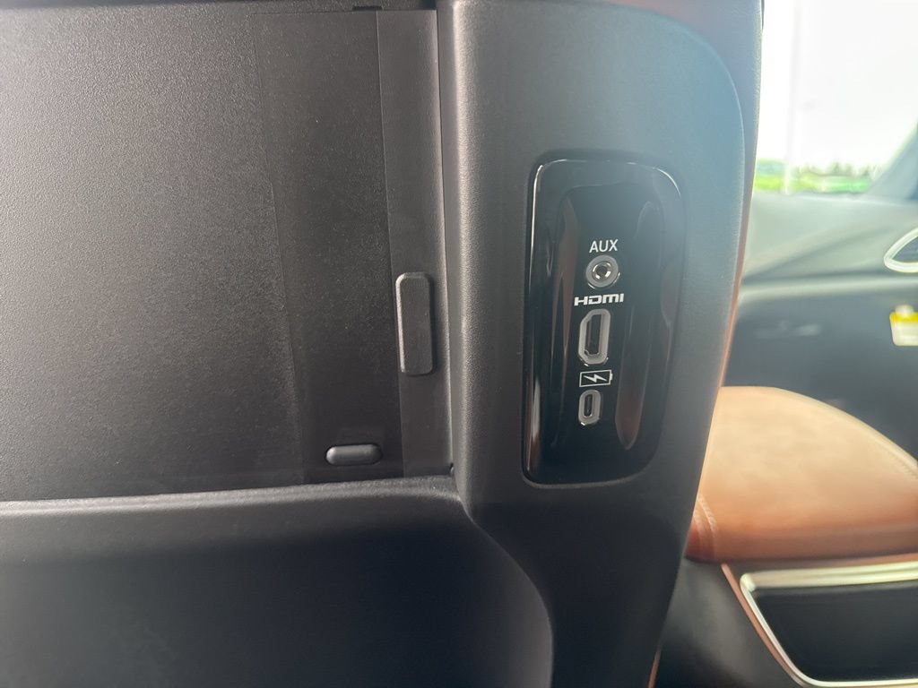 New 2026 Chrysler Pacifica Pinnacle AWD/4WD image 38
