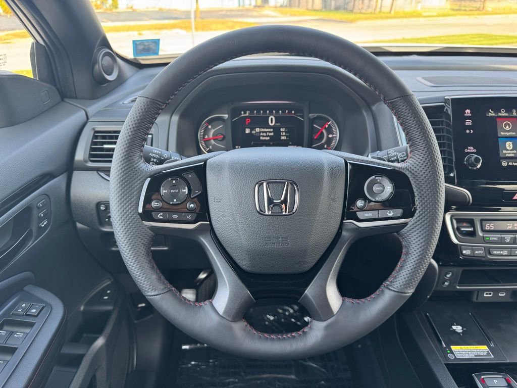 Used 2025 Honda Passport Black Edition image 8