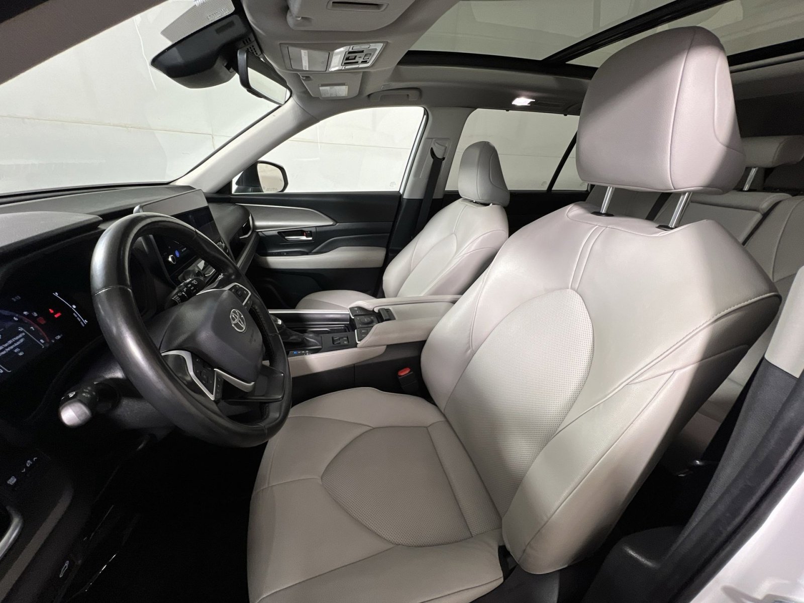 Used 2024 Toyota Grand Highlander XLE image 13