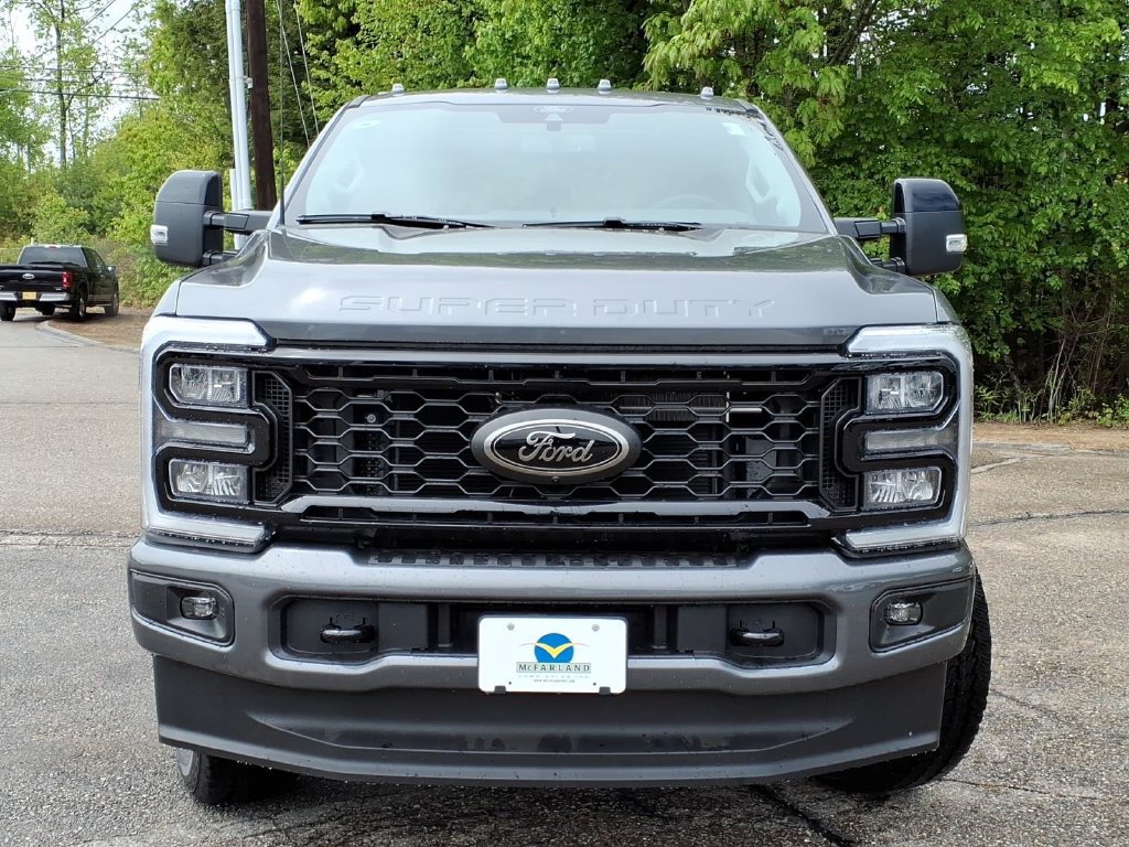 New 2026 Ford F350 Lariat w/ Black Appearance Package AWD/4WD image 3