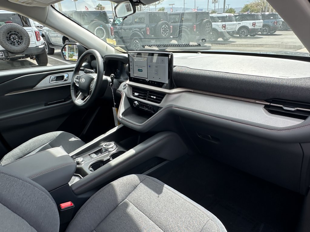New 2026 Ford Explorer Active RWD image 14