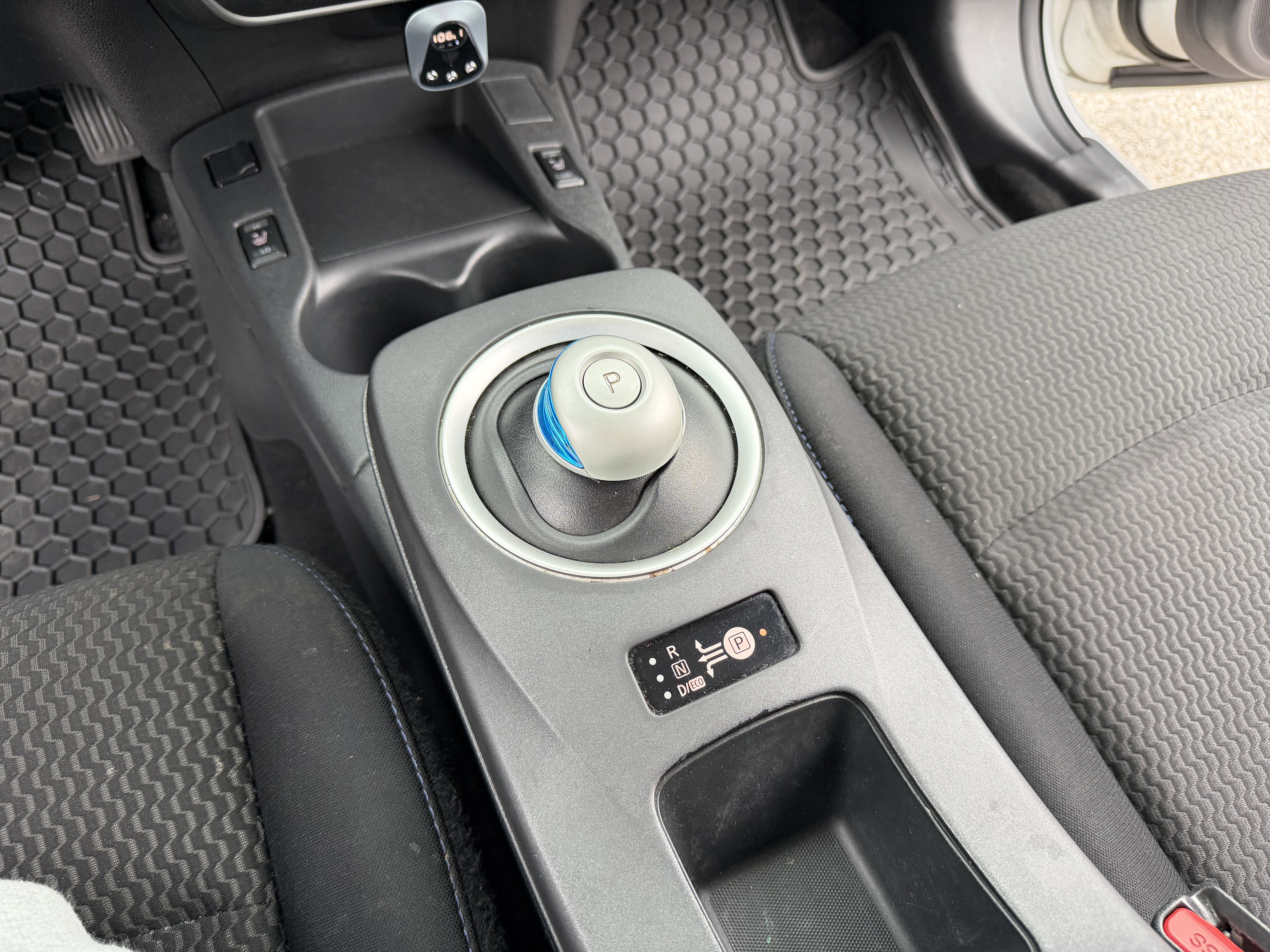 Used 2013 Nissan Leaf S w/ Charger Pkg FWD image 19