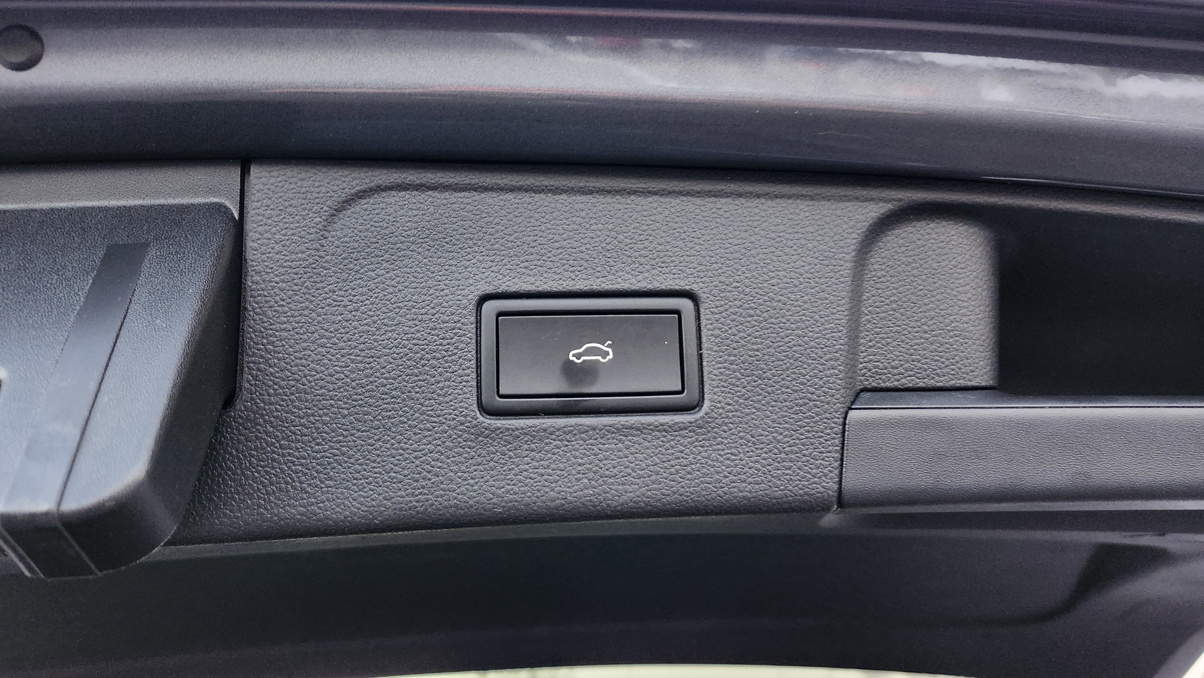 Used 2021 Volkswagen Atlas SE w/ Panoramic Sunroof Package image 23