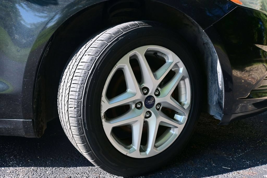 Used 2013 Ford Fusion SE FWD image 28
