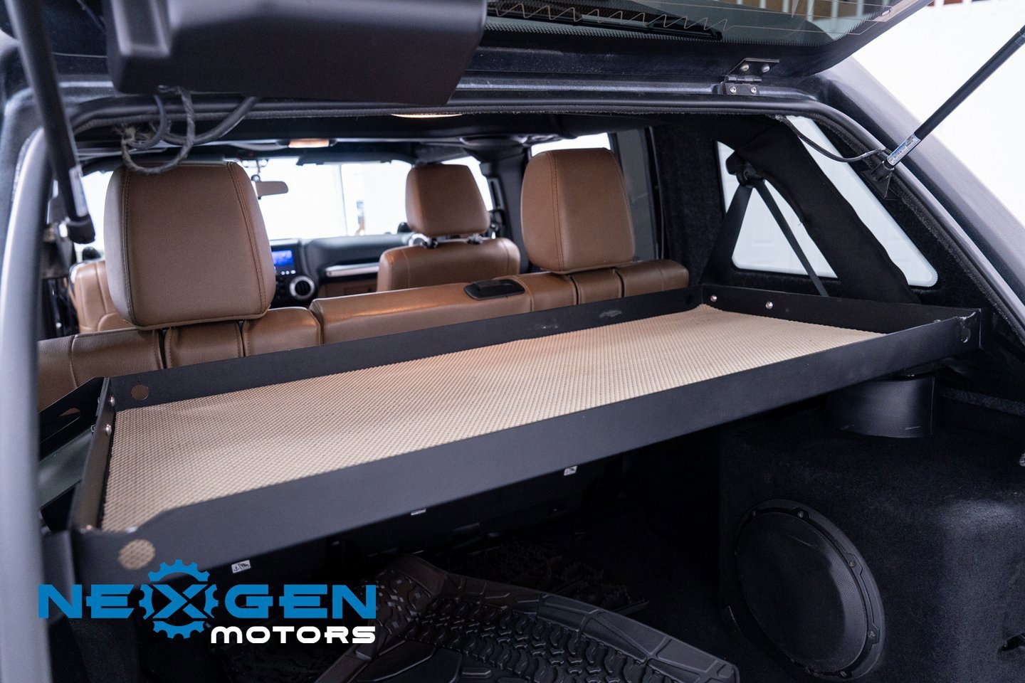 Used 2011 Jeep Wrangler Unlimited Rubicon image 48