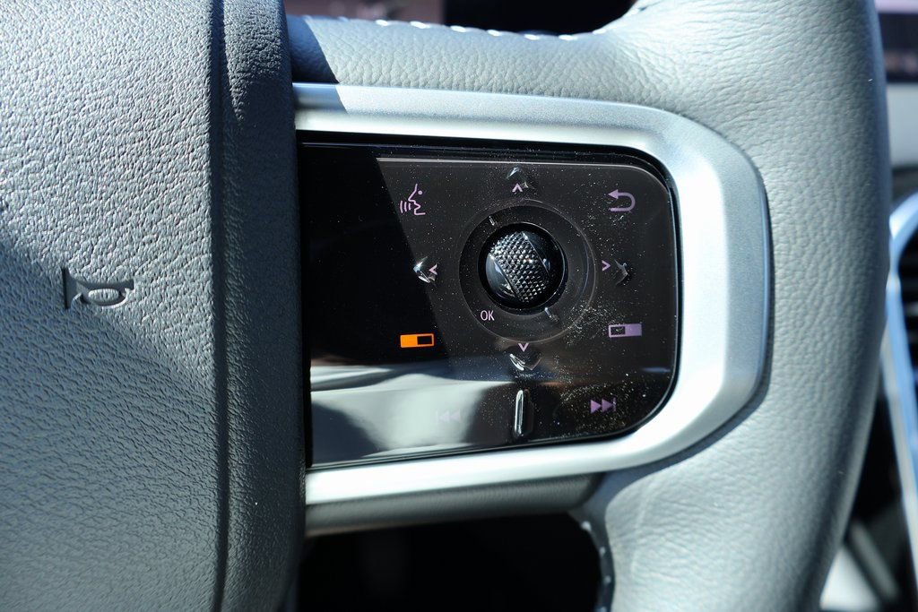 New 2026 Nissan Armada SL w/ Captain's Chari Seat Package image 12