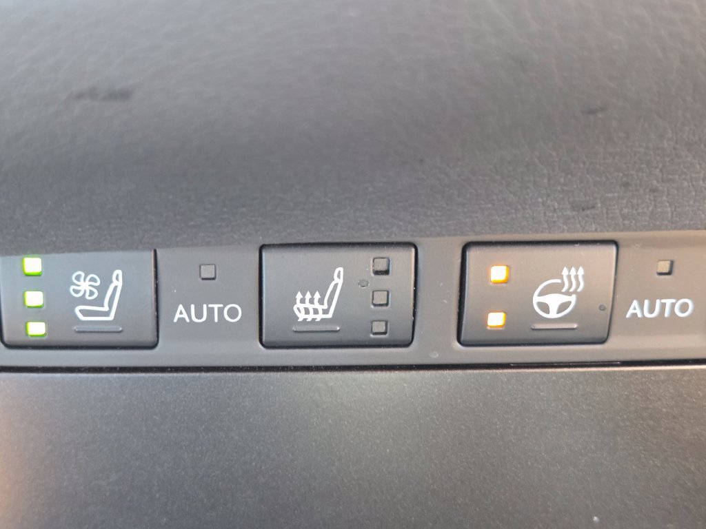 Certified 2025 Lexus ES 300h Ultra Luxury FWD image 17