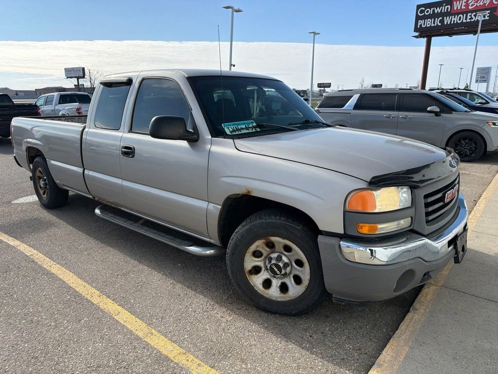 Used 2005 GMC Sierra 1500 W/T w/ Light Duty Power Package RWD image 2