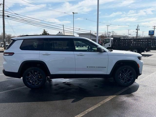 New 2026 Jeep Grand Cherokee L Limited AWD/4WD image 9