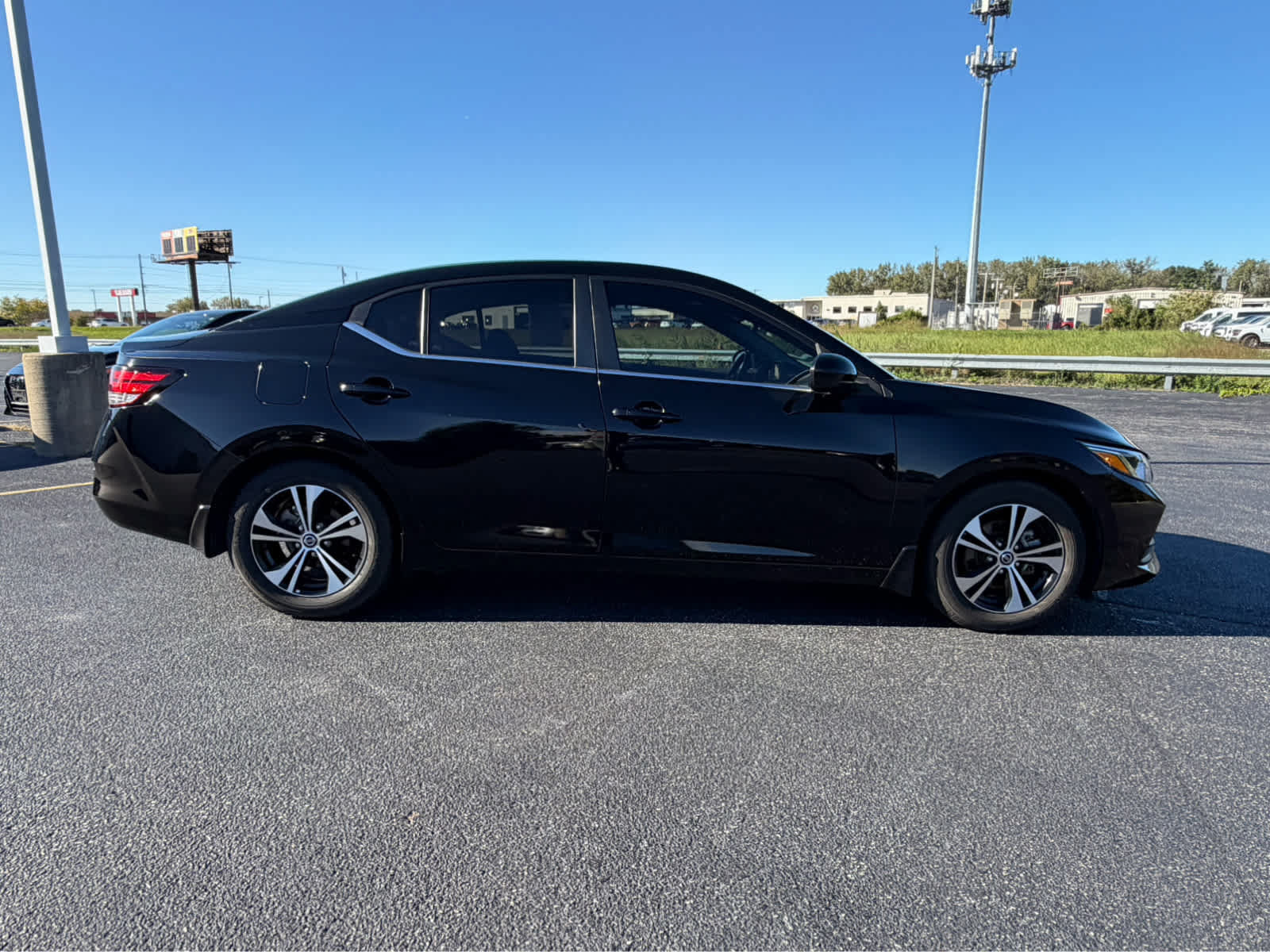 Used 2022 Nissan Sentra SV w/ Trunk Package FWD image 9