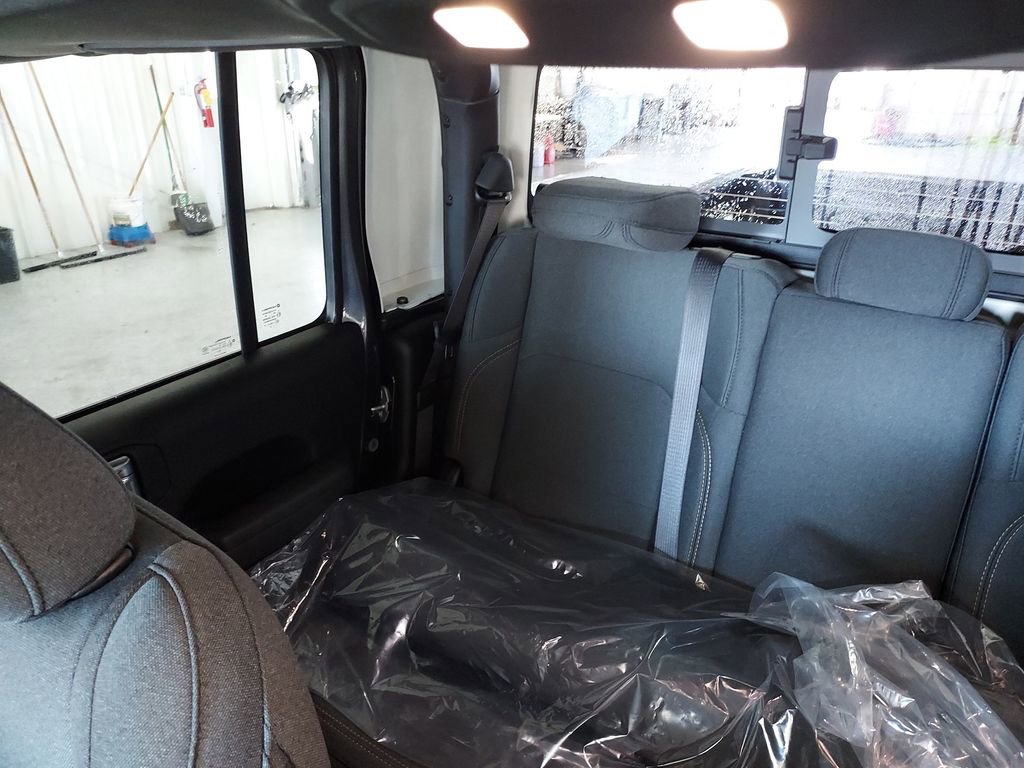 New 2025 Jeep Gladiator Sport image 12