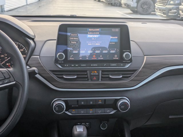 Used 2024 Nissan Altima 2.5 SV image 15