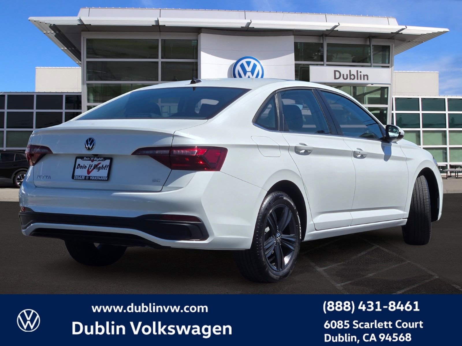 Certified 2024 Volkswagen Jetta SE w/ Panoramic Sunroof Package FWD image 4
