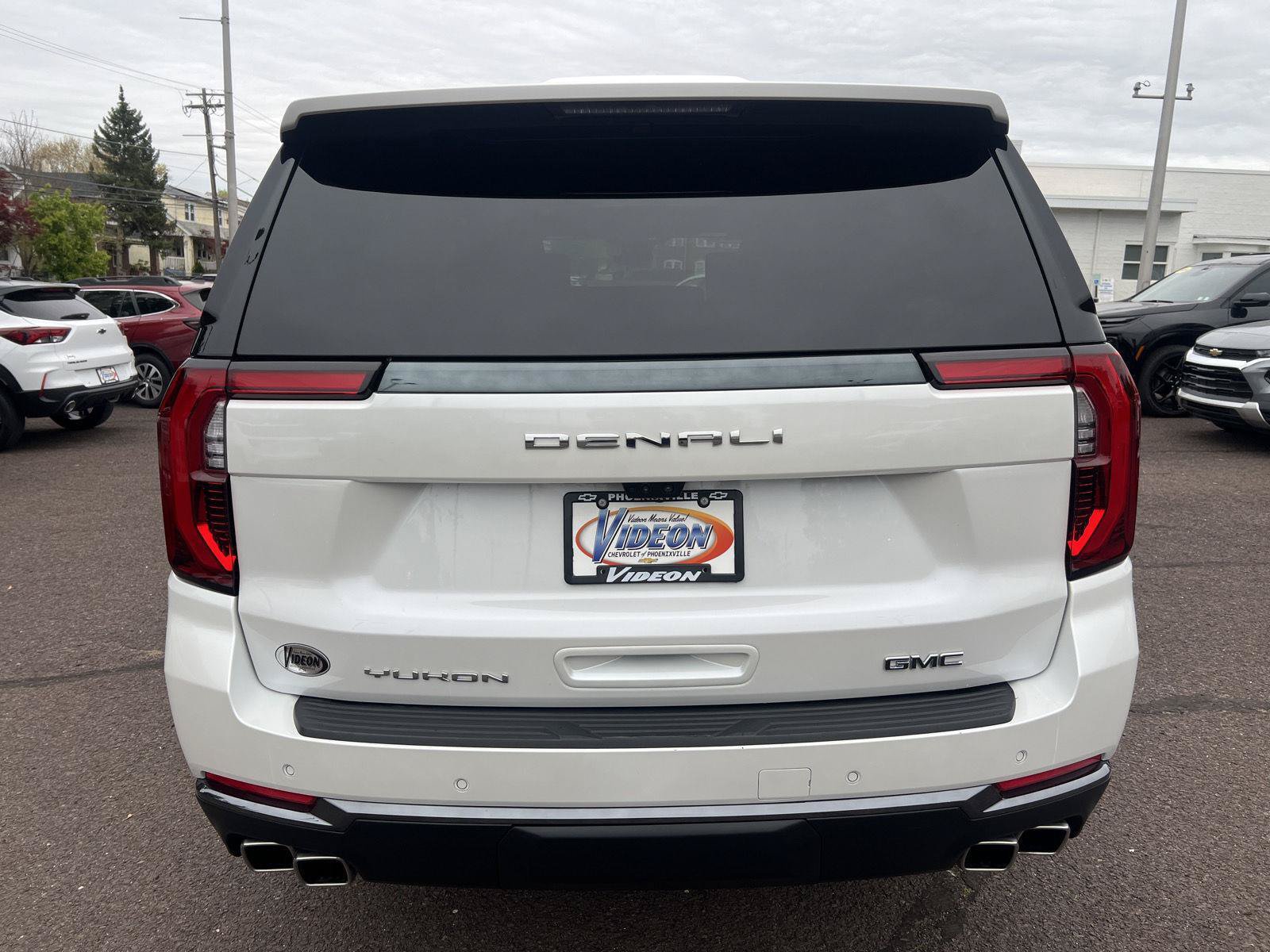 Used 2025 GMC Yukon XL Denali Ultimate AWD/4WD image 6