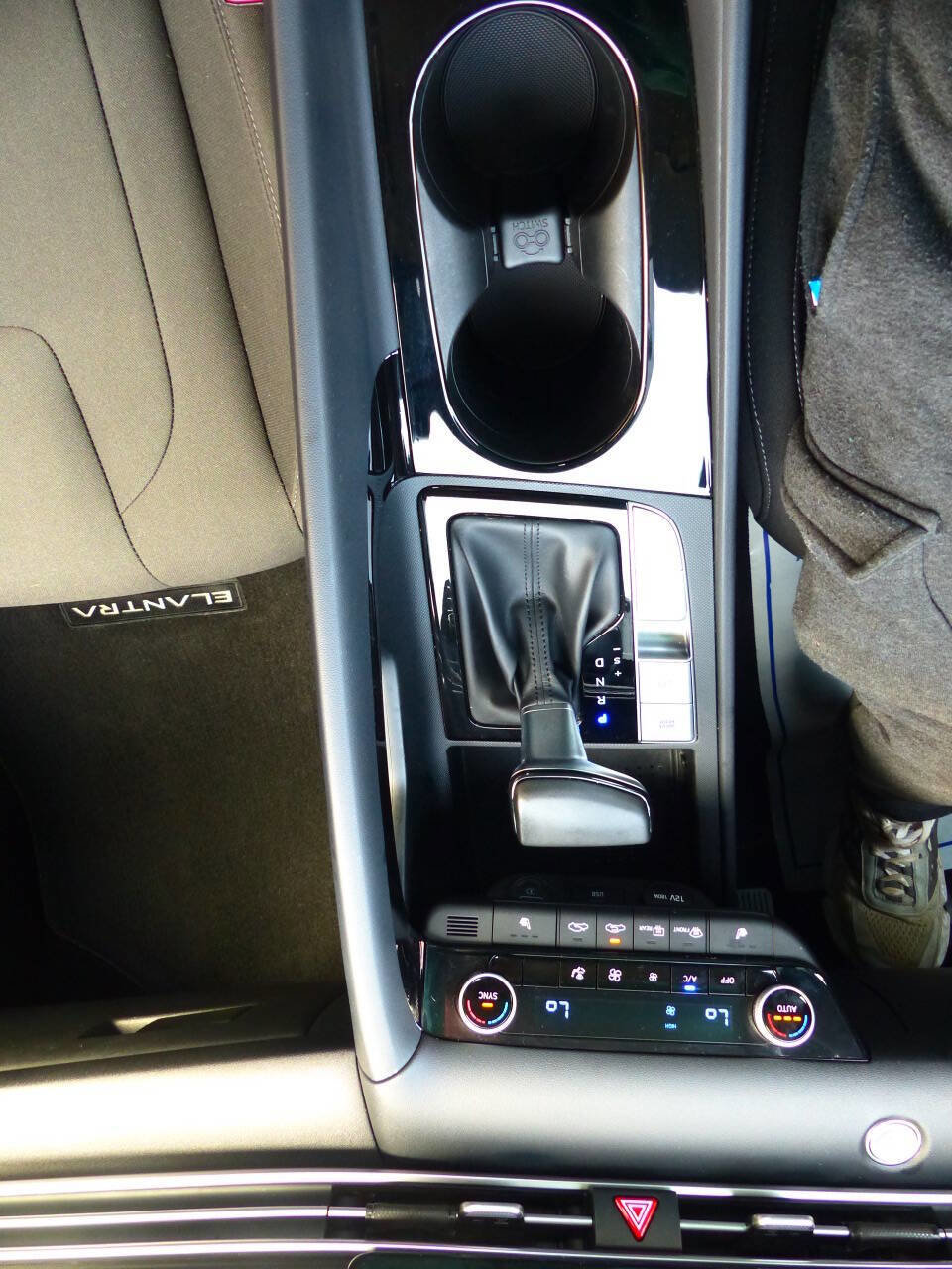 Used 2021 Hyundai Elantra SEL w/ Convenience Package image 35