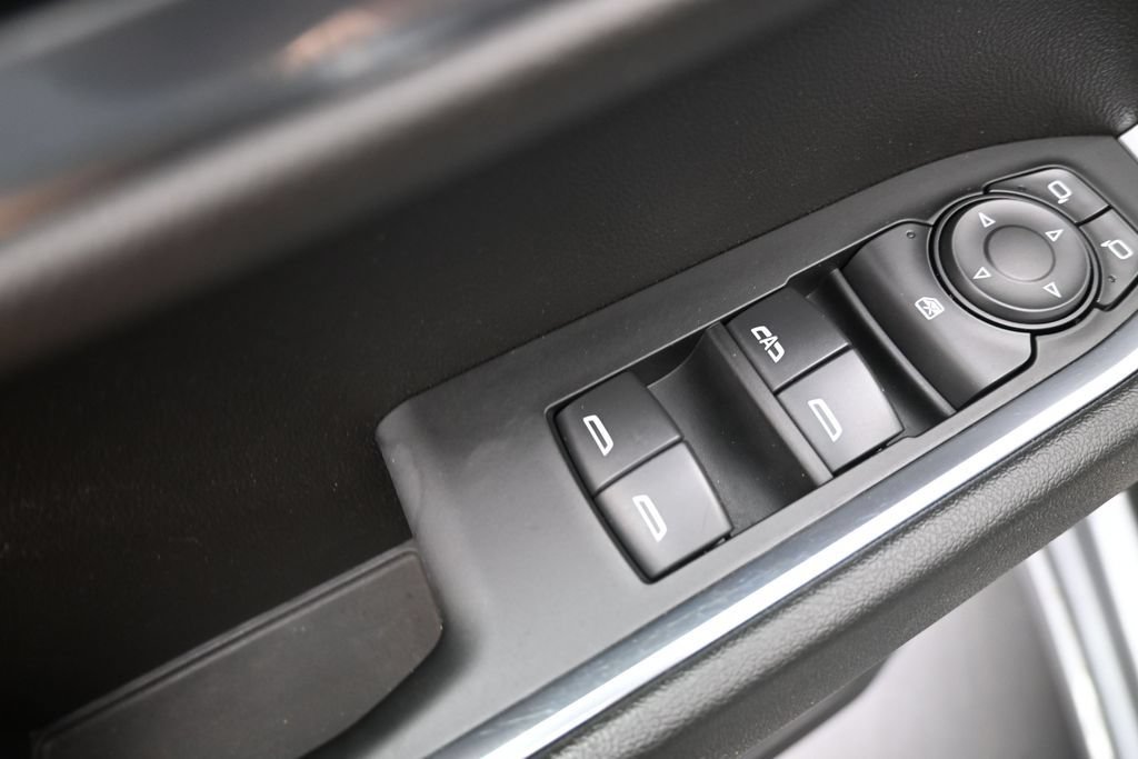Used 2023 Chevrolet Silverado 1500 LT AWD/4WD image 15